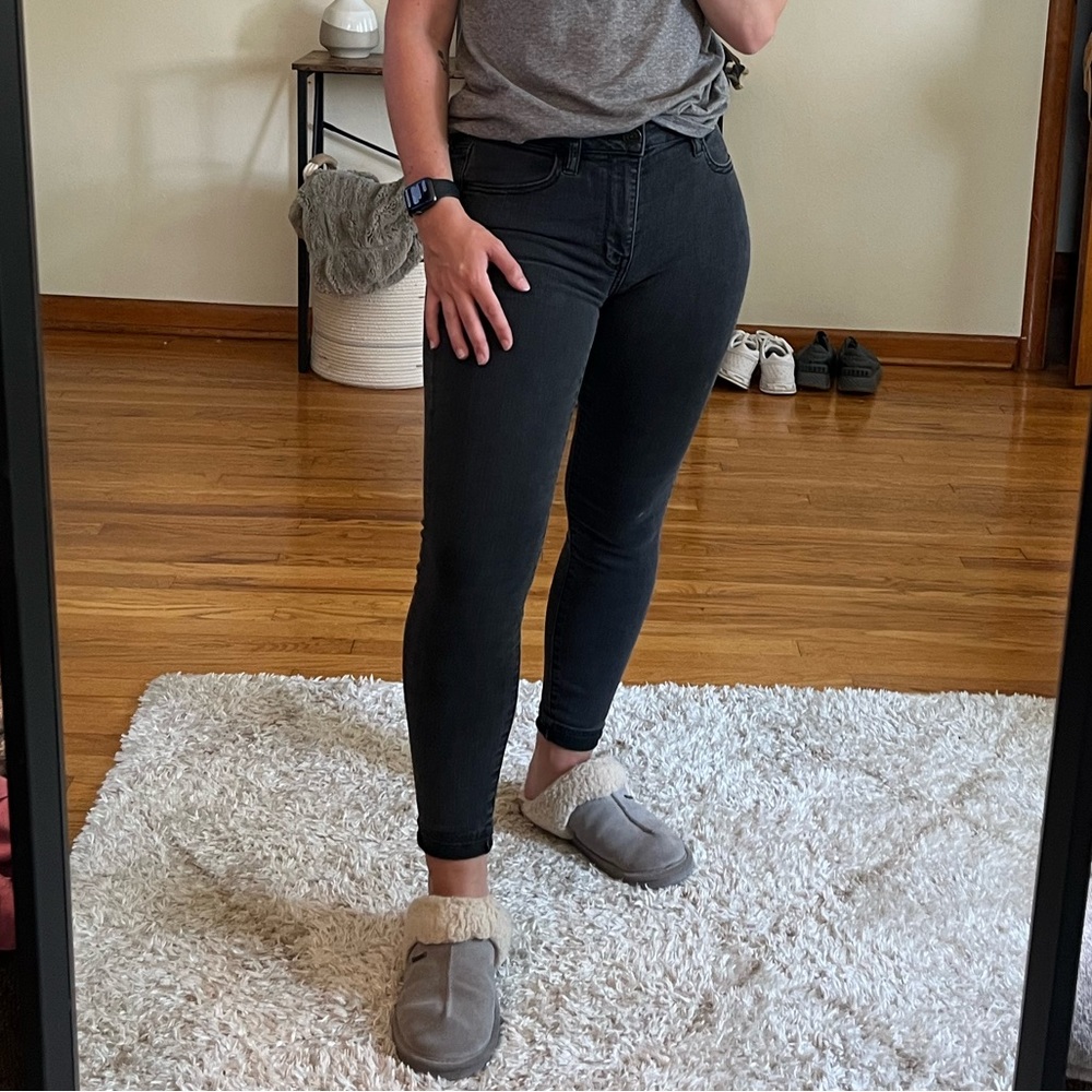 AMERICAN EAGLE black denim jeans